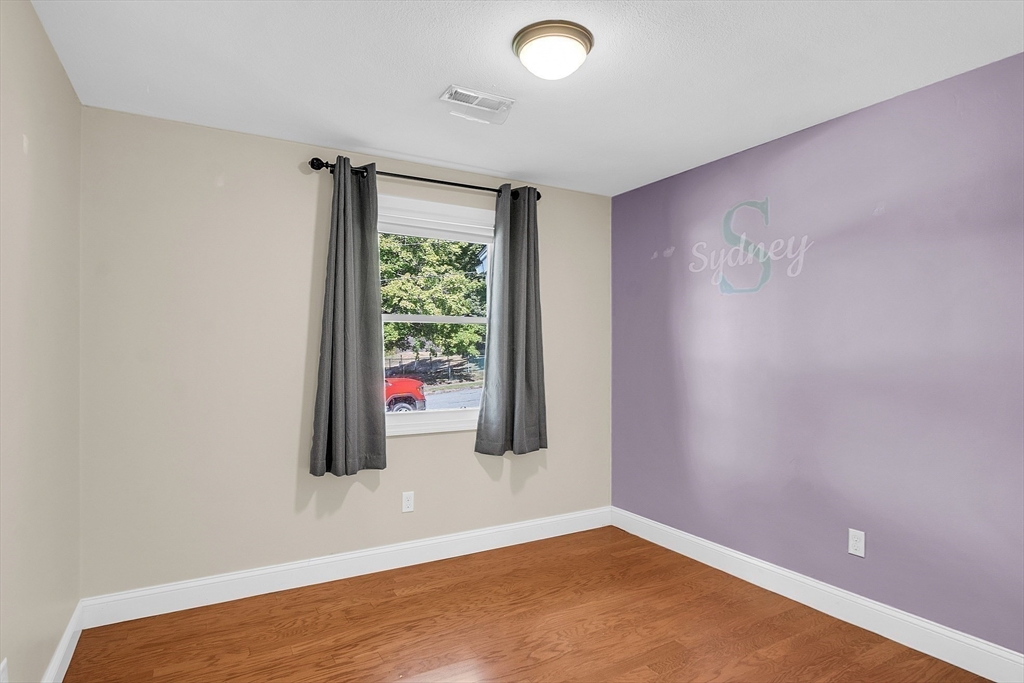 1 Alan Road Hudson, MA 01749 - Photo 28 of 38 an empty room with window