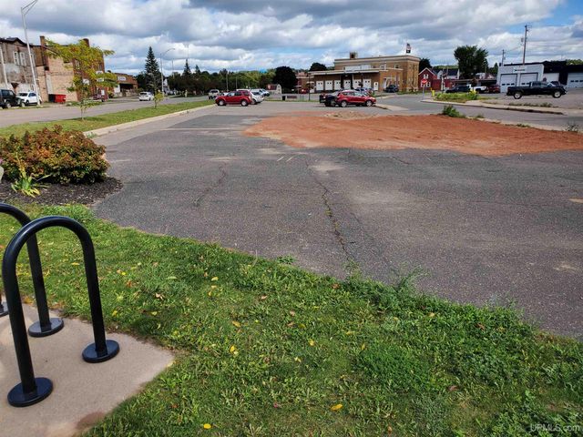 $10,000 | 101 Bank Street, Ishpeming, MI 49849