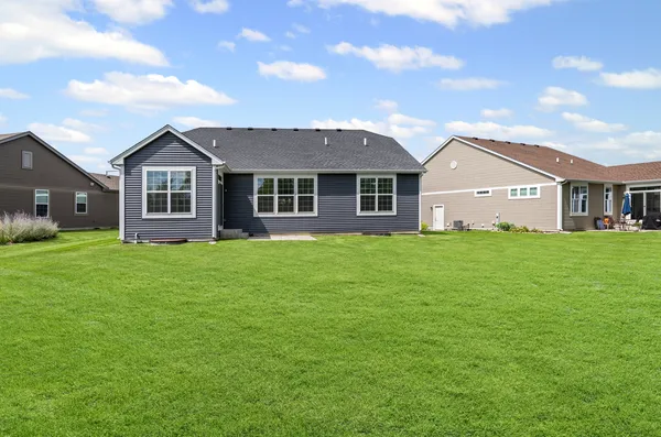 $500,000 | 1117 Black Cherry Drive, Crystal Lake, IL 60012