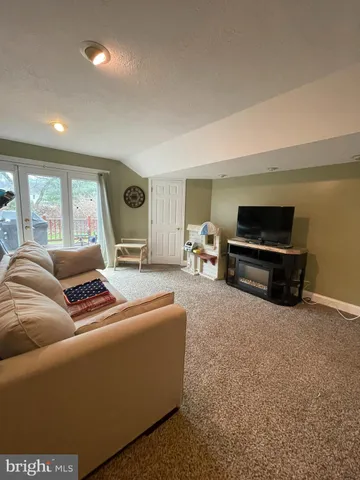 $2,970 | 104 Carol Court, Lansdale, PA 19446