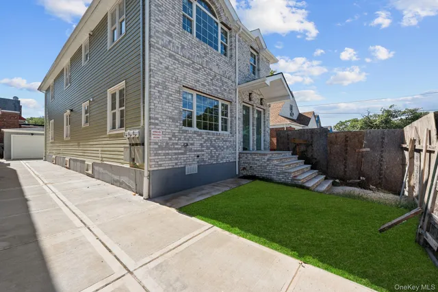 $1,395,000 | 223-12 134th Road | Laurelton