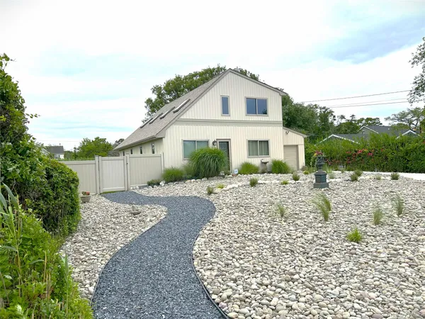 $825,000 | 304 South Dunton Avenue, East Patchogue, NY 11772