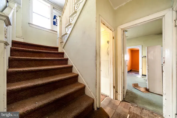 an empty room with window