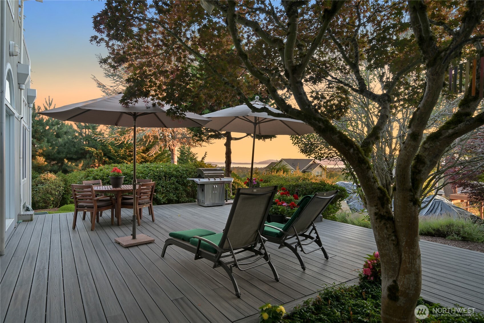 4355 Gooding Avenue Bellingham, WA 98226 - Photo 3 of 37