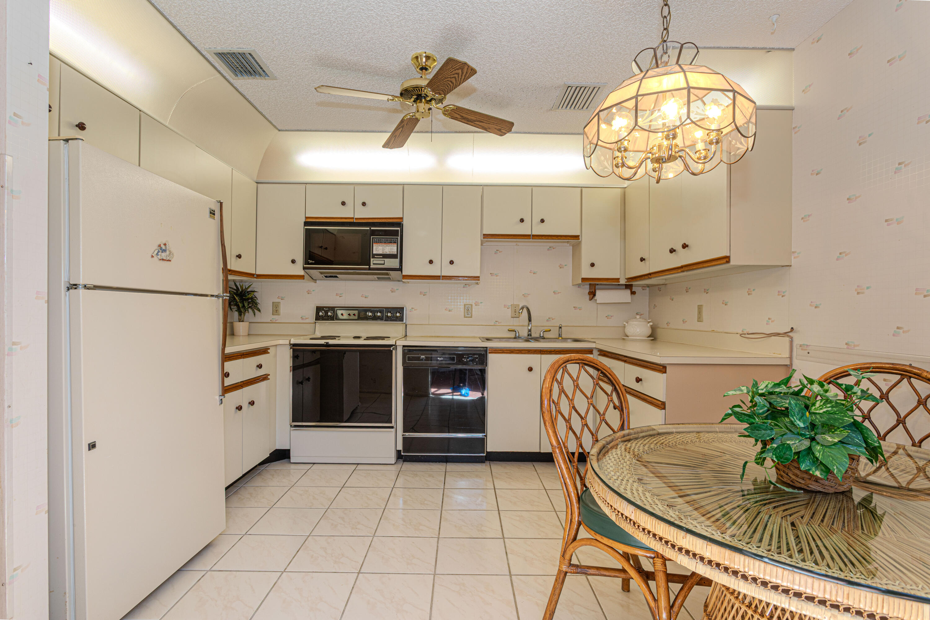 9160 Southwest 22nd Street, Unit C Boca Raton, FL 33428 - Photo 12 of 43 casa-16_1
