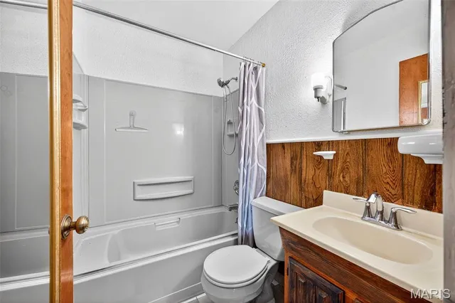 $84,000 | 2456 Wieck Drive, Jennings, MO 63136