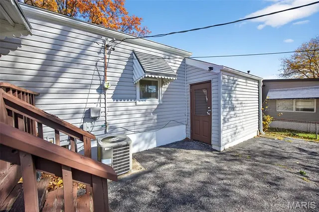 $84,000 | 2456 Wieck Drive, Jennings, MO 63136