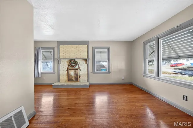 $84,000 | 2456 Wieck Drive, Jennings, MO 63136