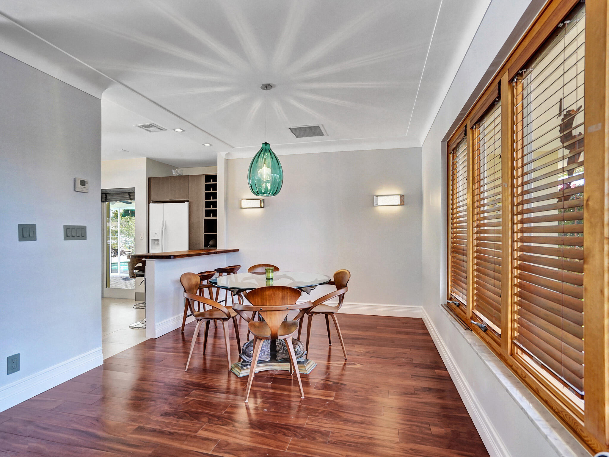 3811 Northeast 26th Avenue Lighthouse Point, FL 33064 - Photo 11 of 34 DSC05336