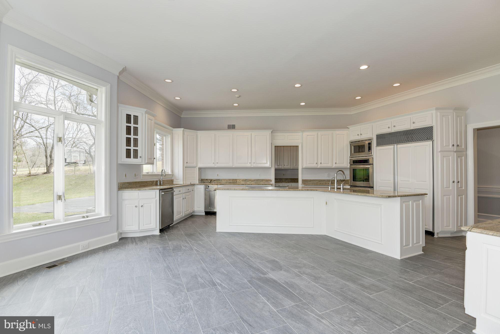 10803 Cripplegate Road Potomac, MD 20854 - Photo 14 of 30 Gourmet Kitchen