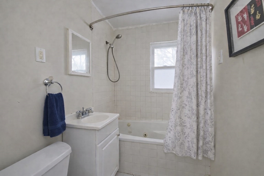 26 Shute Path Newton, MA 02459 - Photo 10 of 11