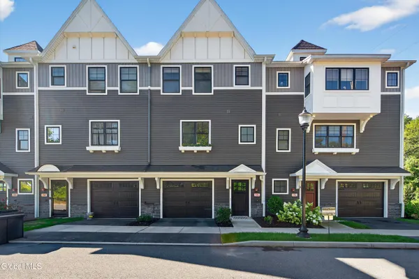 $749,900 | 6 Whistler Court, Saratoga Springs, NY 12866