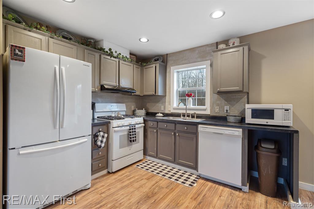 381 West Dryden Road Metamora, MI 48455 - Photo 6 of 29 Gallery Image 6