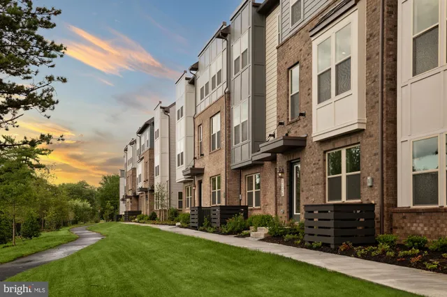 $709,990 | 13170 Arches Road, Herndon, VA 20170