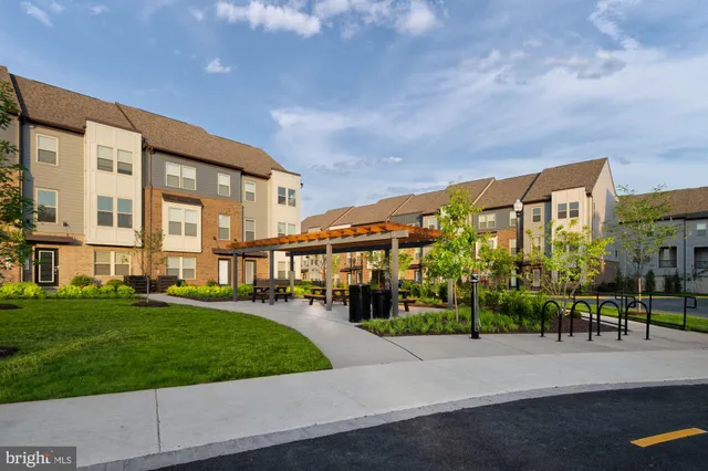 $709,990 | 13170 Arches Road, Herndon, VA 20170