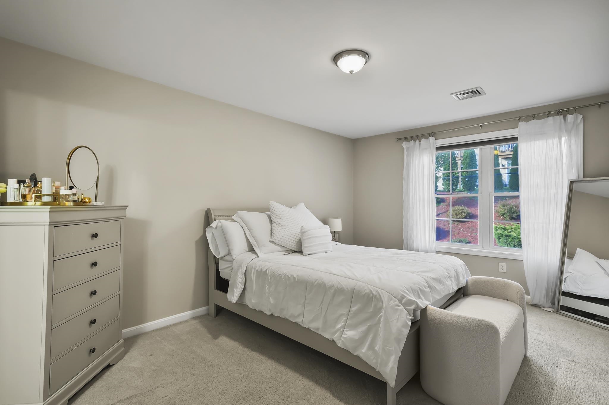 14 Florence Street, Unit 2 Derry, NH 03038 - Photo 8 of 32 Gallery Image 8