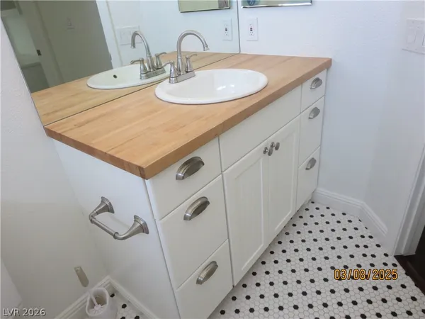 $3,900 | 499 Holly Hunt Street, Henderson, NV 89052