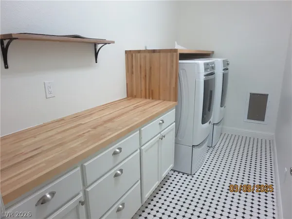 $3,900 | 499 Holly Hunt Street, Henderson, NV 89052