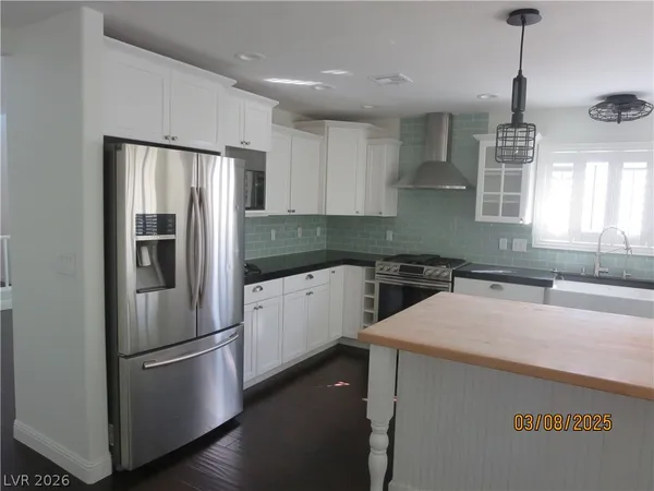 $3,900 | 499 Holly Hunt Street, Henderson, NV 89052