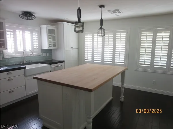 $3,900 | 499 Holly Hunt Street, Henderson, NV 89052