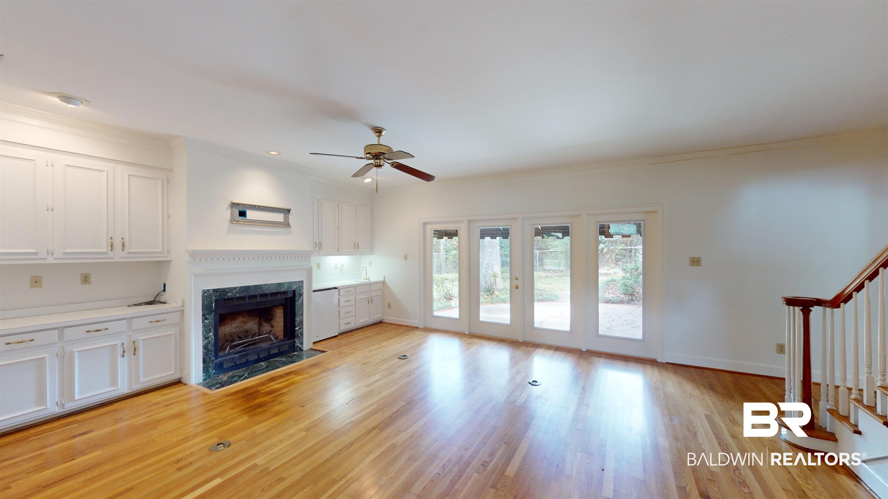 5700 North Regency Court Mobile, AL 36609 - Photo 7 of 24 Family Room