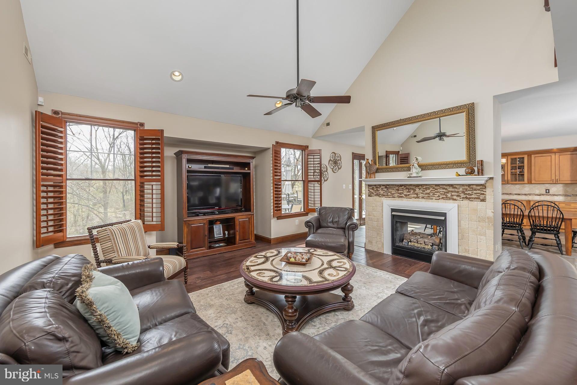 261 Back Creek Road Swedesboro, NJ 08085 - Photo 13 of 24 Living Room