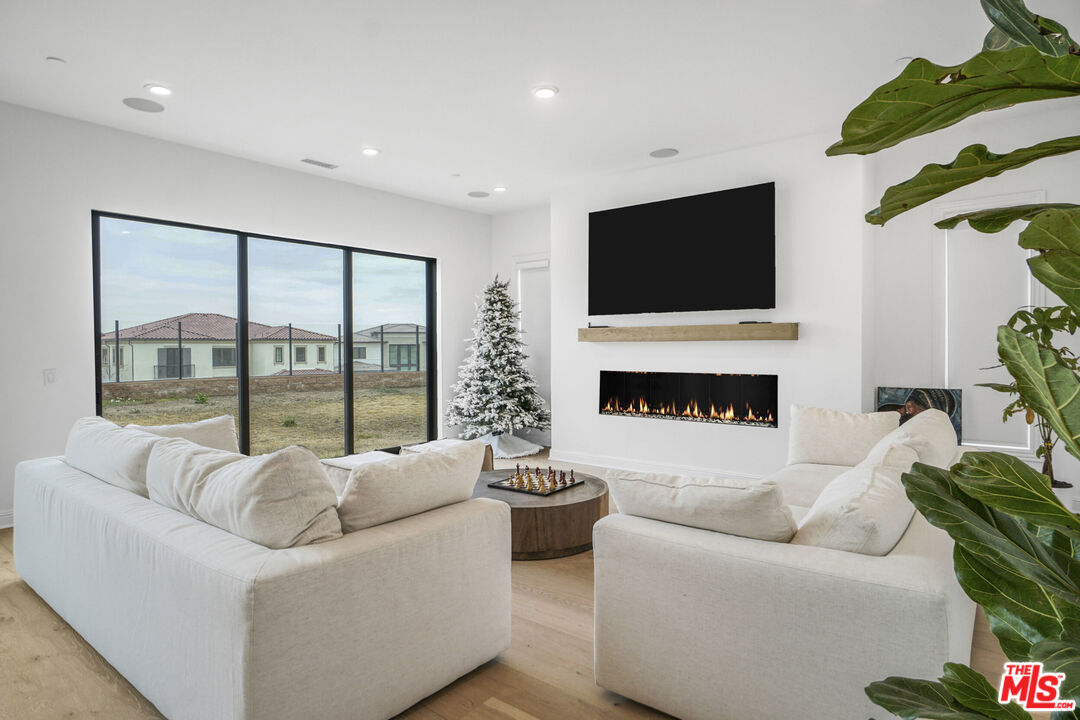 20150 Galway Lane Porter Ranch, CA 91326 - Photo 13 of 34