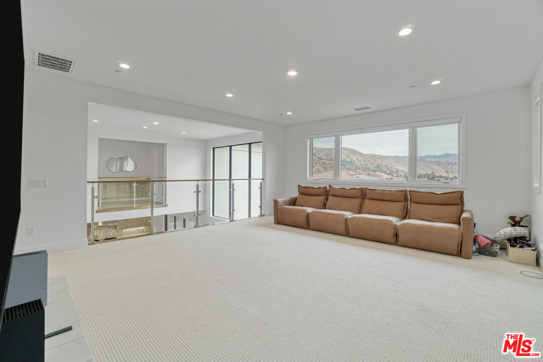 20150 Galway Lane Porter Ranch, CA 91326 - Photo 26 of 34