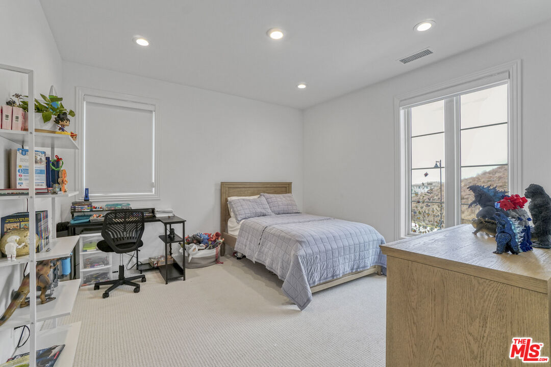 20150 Galway Lane Porter Ranch, CA 91326 - Photo 29 of 34