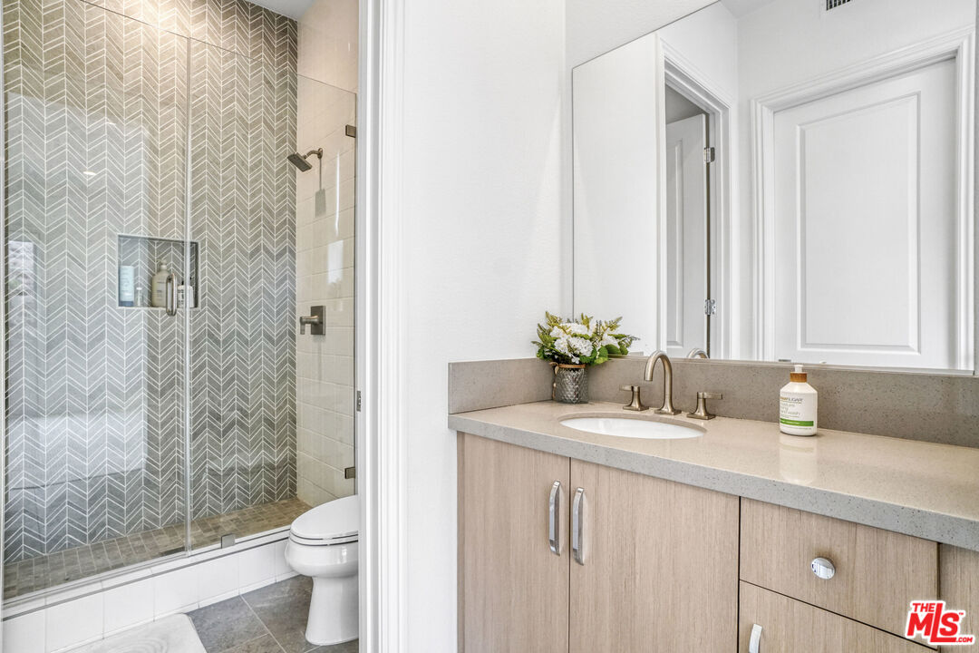 20150 Galway Lane Porter Ranch, CA 91326 - Photo 7 of 34