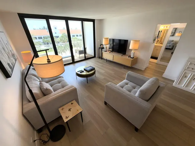 $4,000 | 2860 South Ocean Boulevard, Unit 415, Palm Beach, FL 33480