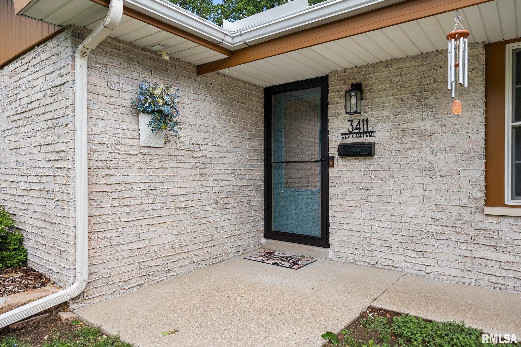 3411 West Chartwell Road Peoria, IL 61614 - Photo 3 of 33