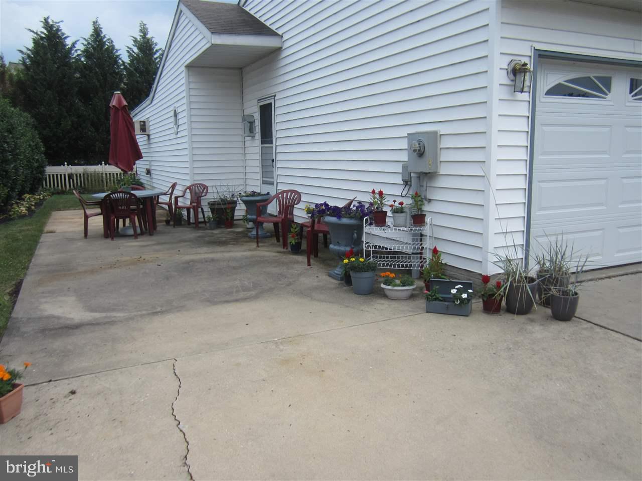 2985 Raintree Road York, PA 17404 - Photo 4 of 19 Gallery Image 4