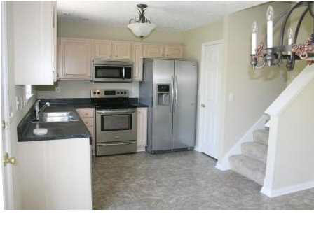 9736 Clippinger Road Evansville, IN 47725 - Photo 4 of 18 Gallery Image 4