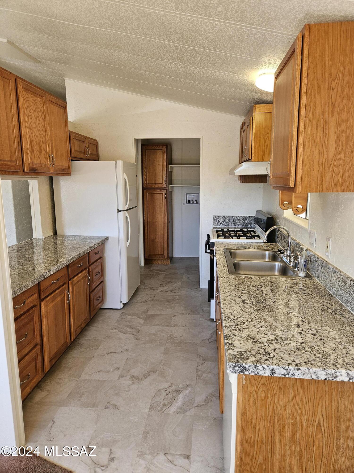 3180 West Rice Road Benson, AZ 85602 - Photo 9 of 26