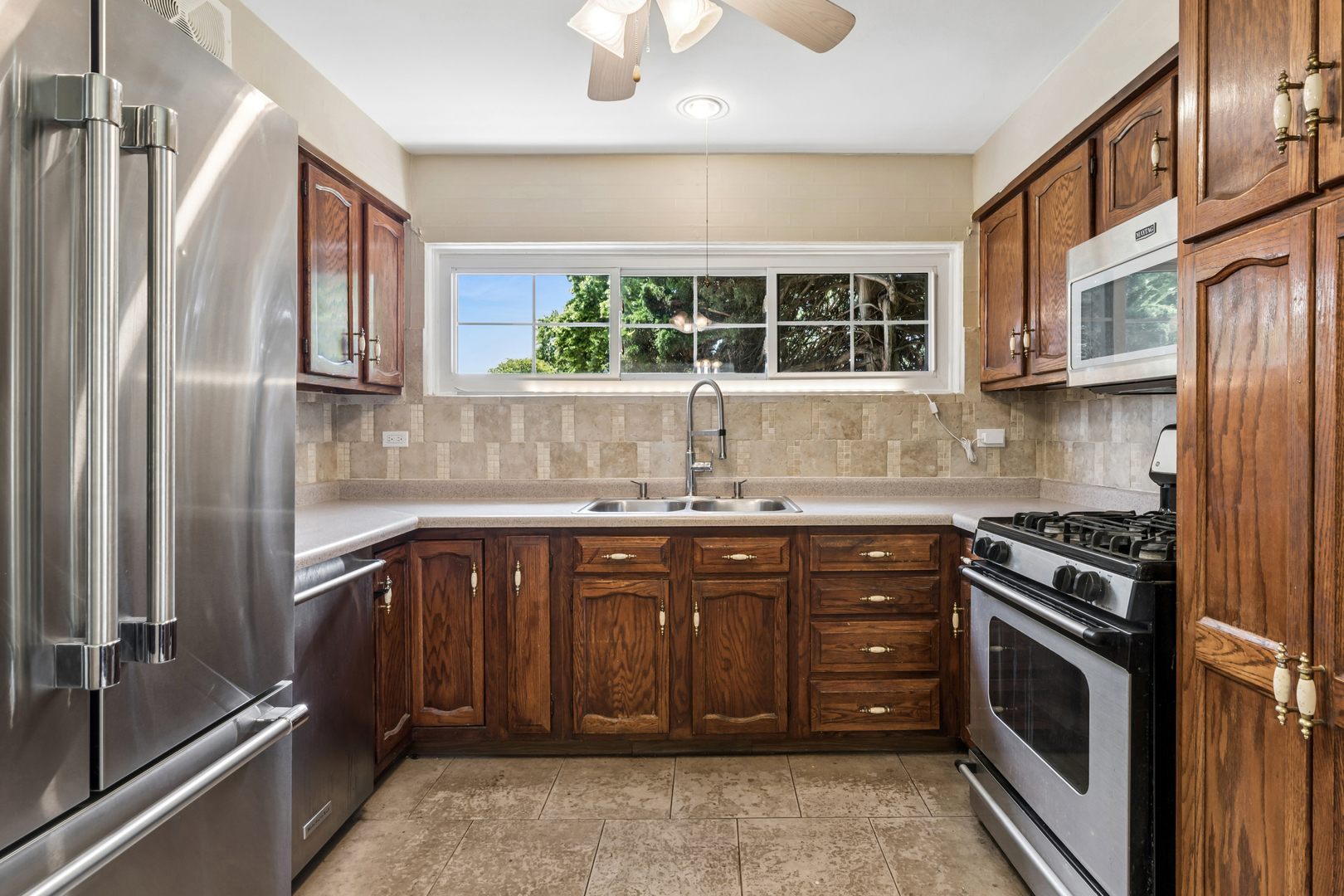 7314 Foster Street Morton Grove, IL 60053 - Photo 8 of 23