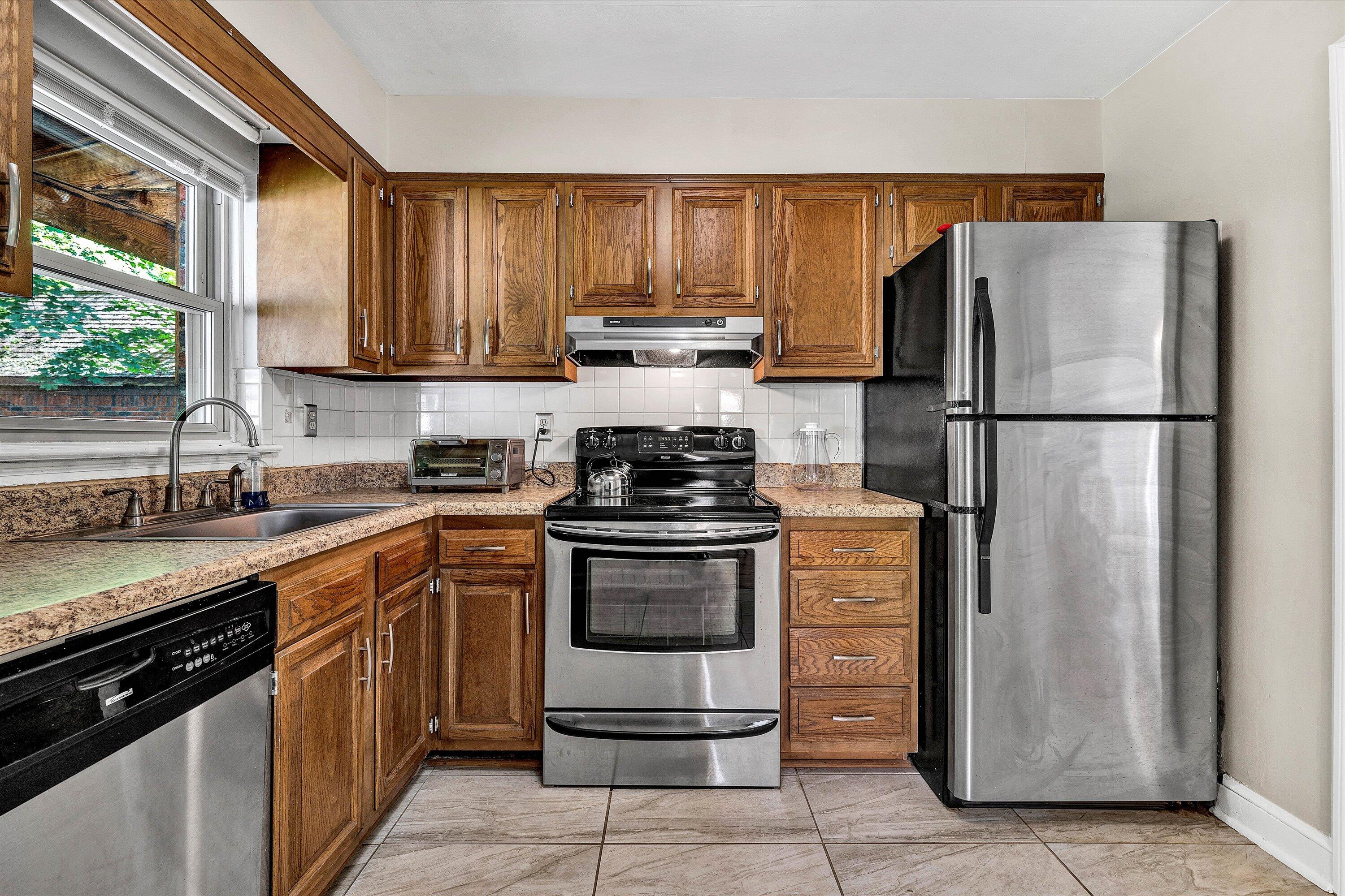 2018 York Road Southwest Roanoke, VA 24015 - Photo 13 of 31 Kitchen-1_2018_York