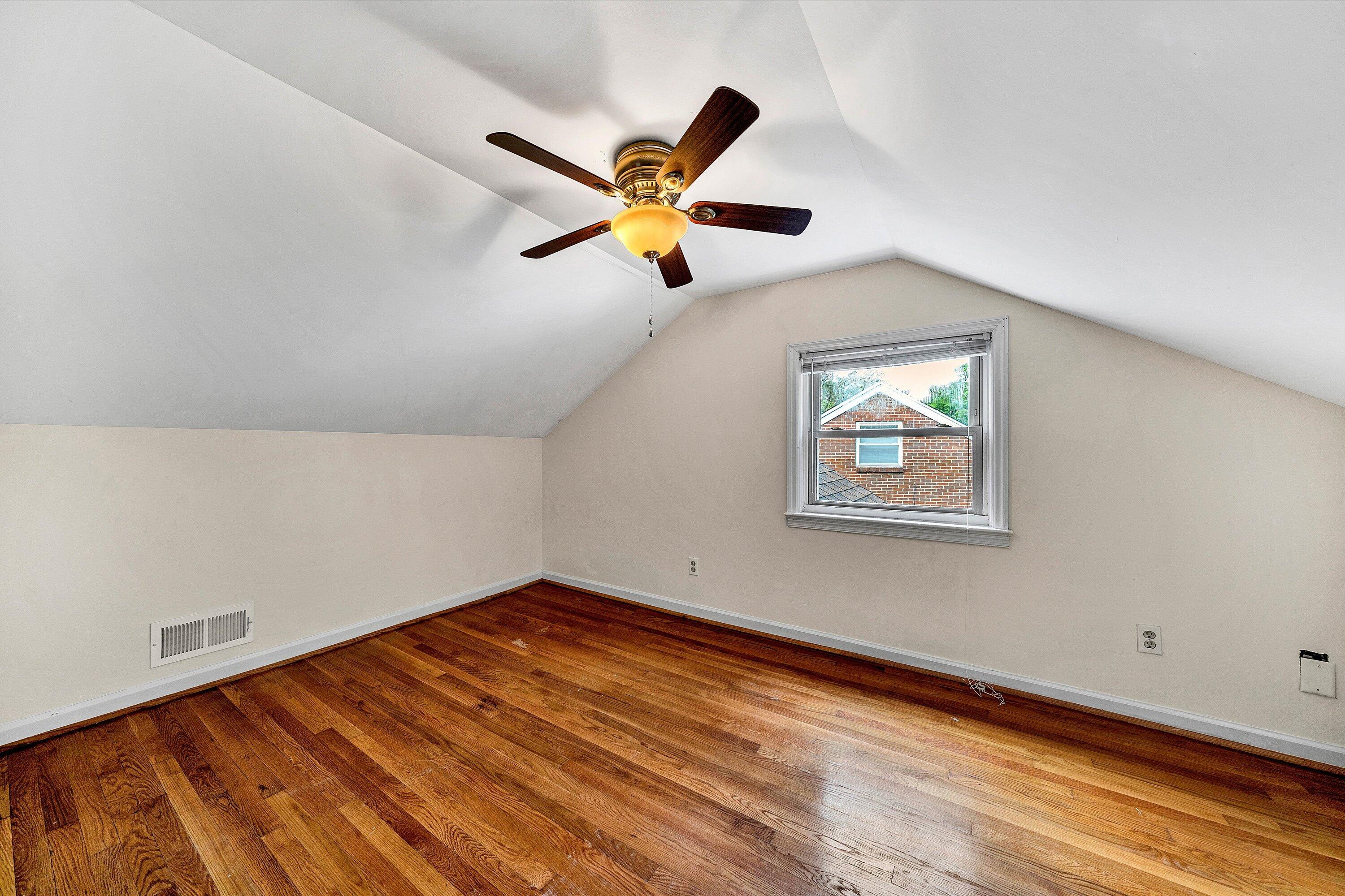 2018 York Road Southwest Roanoke, VA 24015 - Photo 20 of 31 Upper Bedroom-1_2018_York