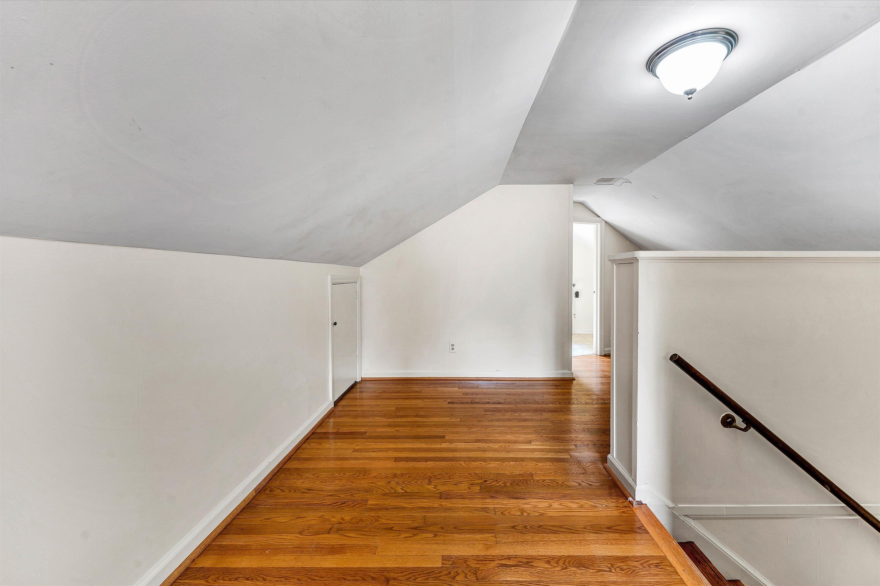 2018 York Road Southwest Roanoke, VA 24015 - Photo 23 of 31 Upper Bedroom-4