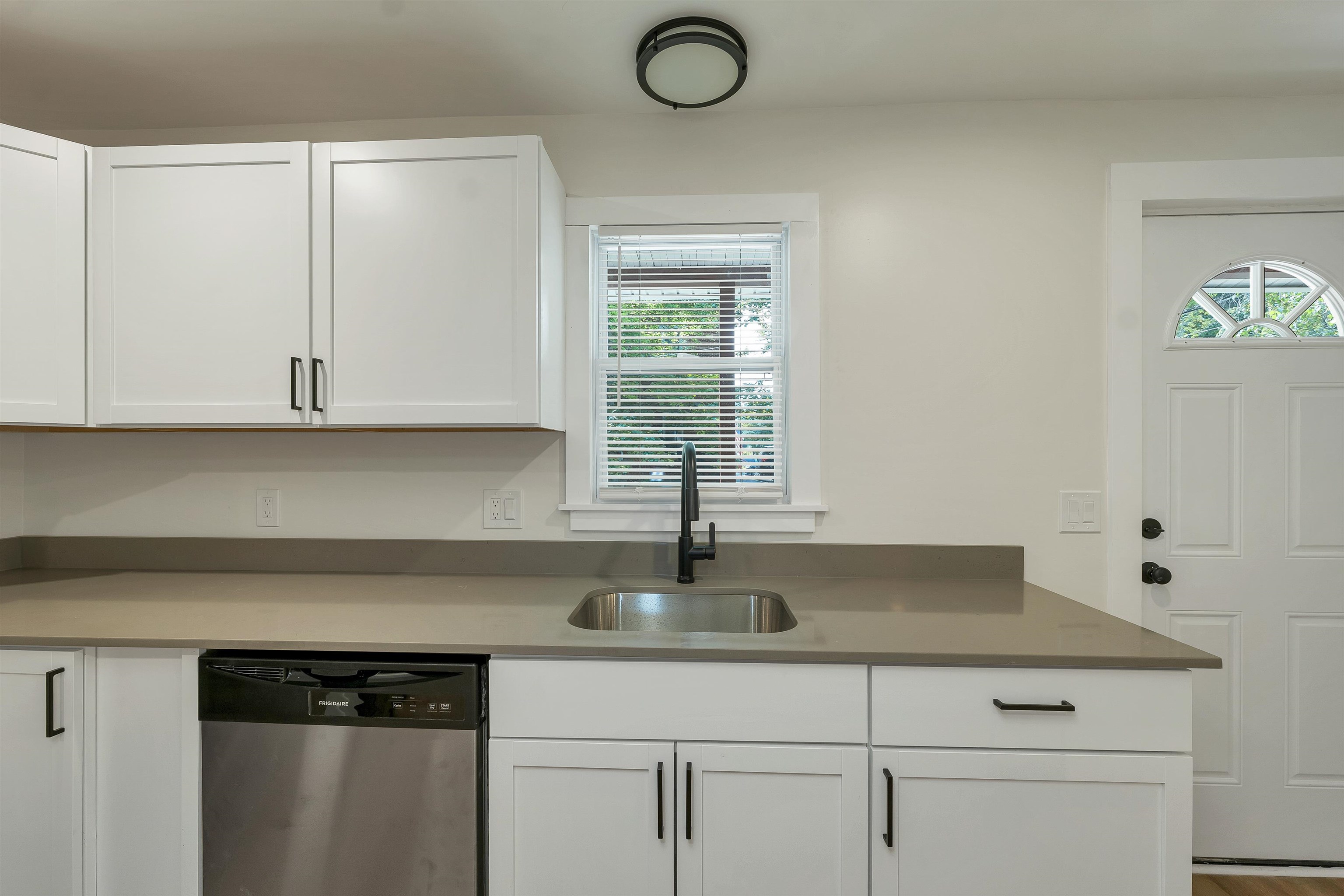 456 North State Street Concord, NH 03301 - Photo 19 of 49