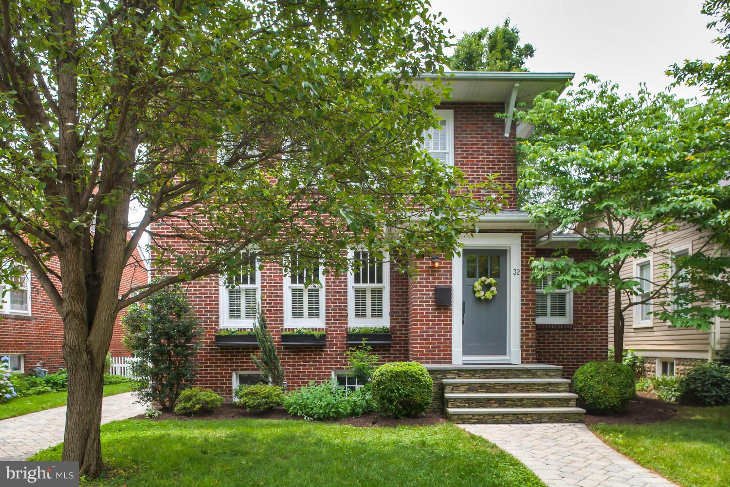 32 West Spring Street Alexandria, VA 22301 - Photo 2 of 30 Exterior (Front)
