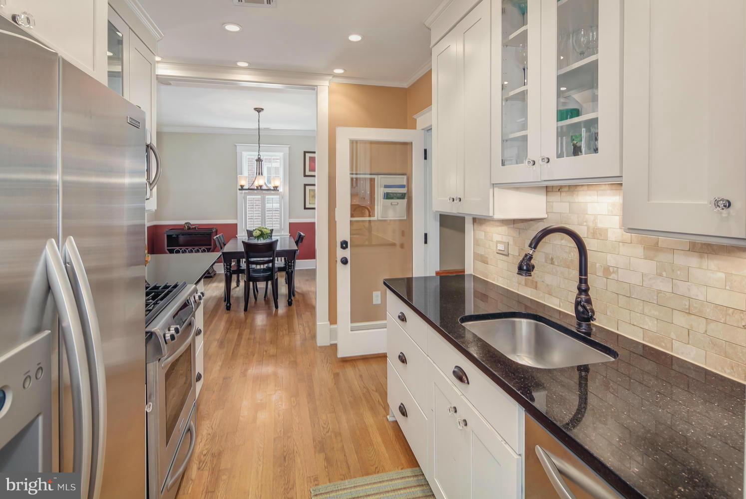 32 West Spring Street Alexandria, VA 22301 - Photo 11 of 30 Kitchen