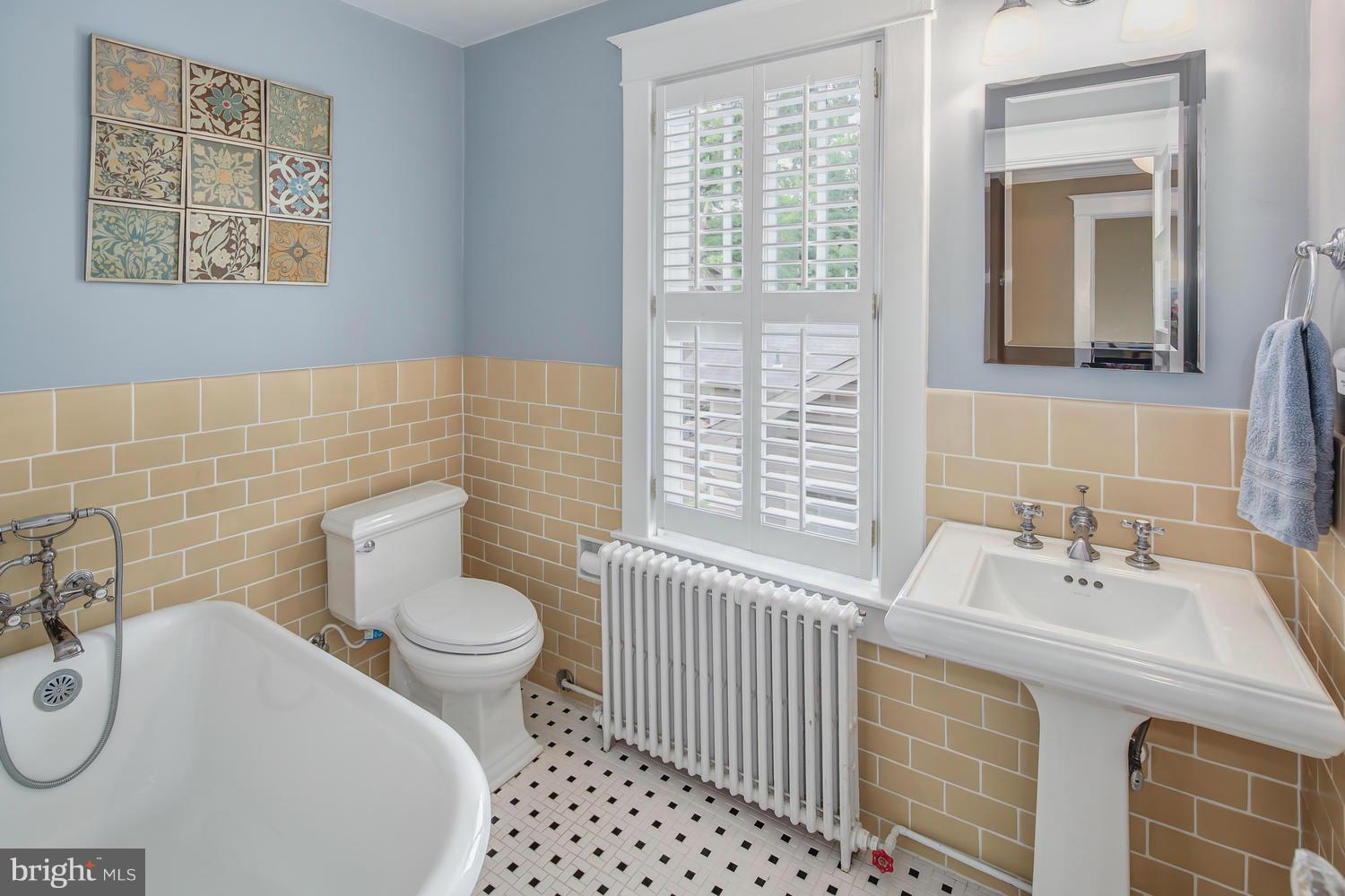 32 West Spring Street Alexandria, VA 22301 - Photo 25 of 30 Bath