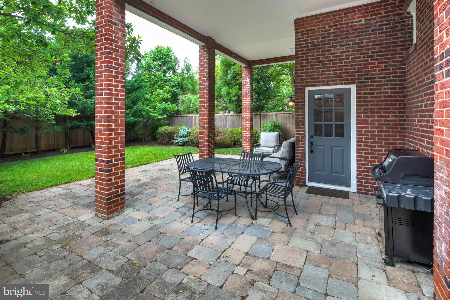 32 West Spring Street Alexandria, VA 22301 - Photo 26 of 30 Exterior (Rear)