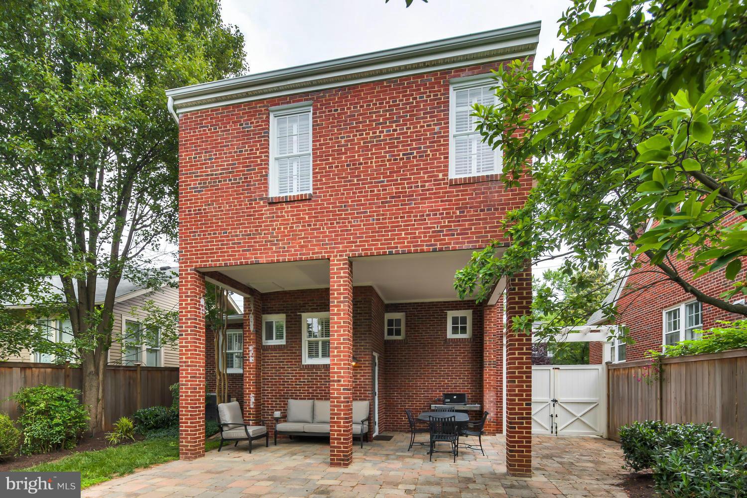 32 West Spring Street Alexandria, VA 22301 - Photo 28 of 30 Exterior (Rear)