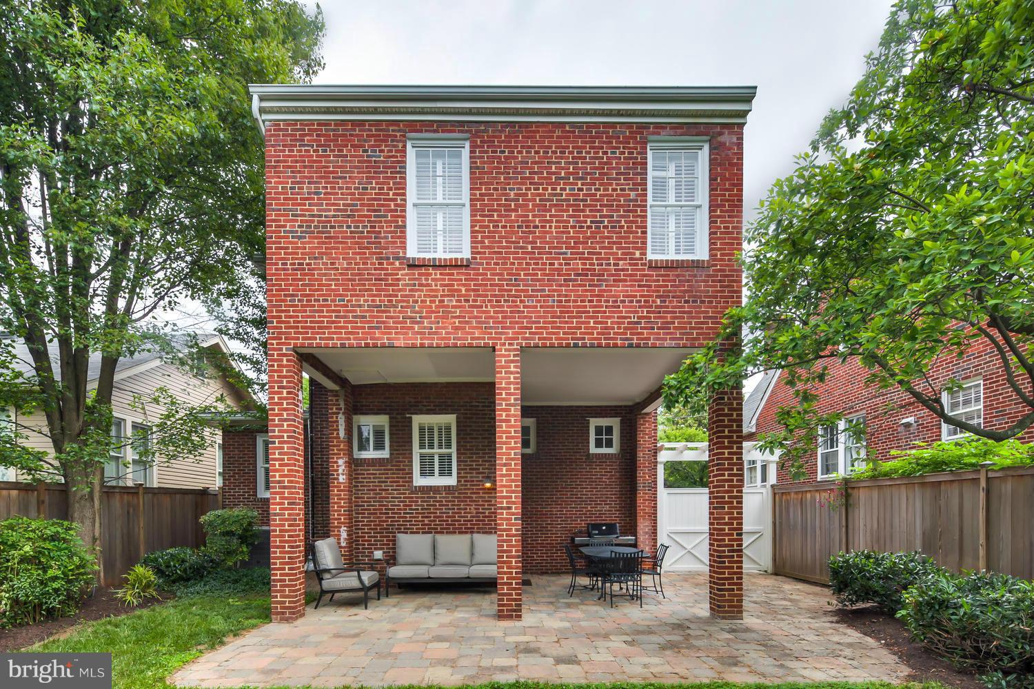 32 West Spring Street Alexandria, VA 22301 - Photo 29 of 30 Exterior (Rear)