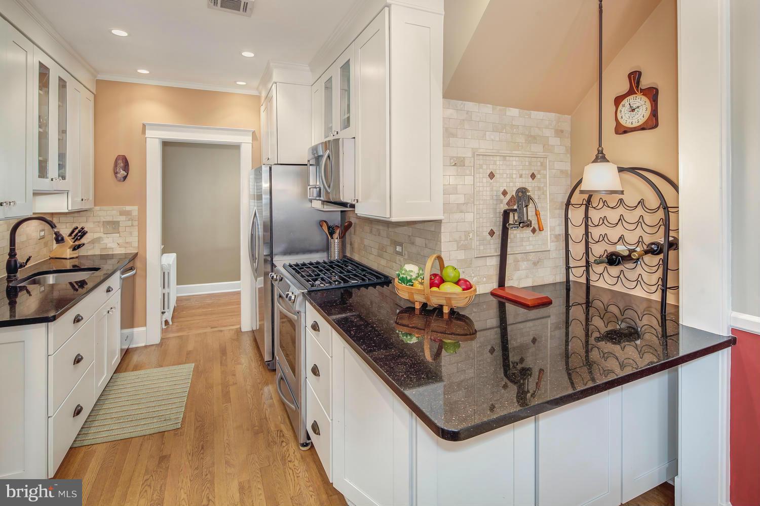 32 West Spring Street Alexandria, VA 22301 - Photo 8 of 30 Kitchen