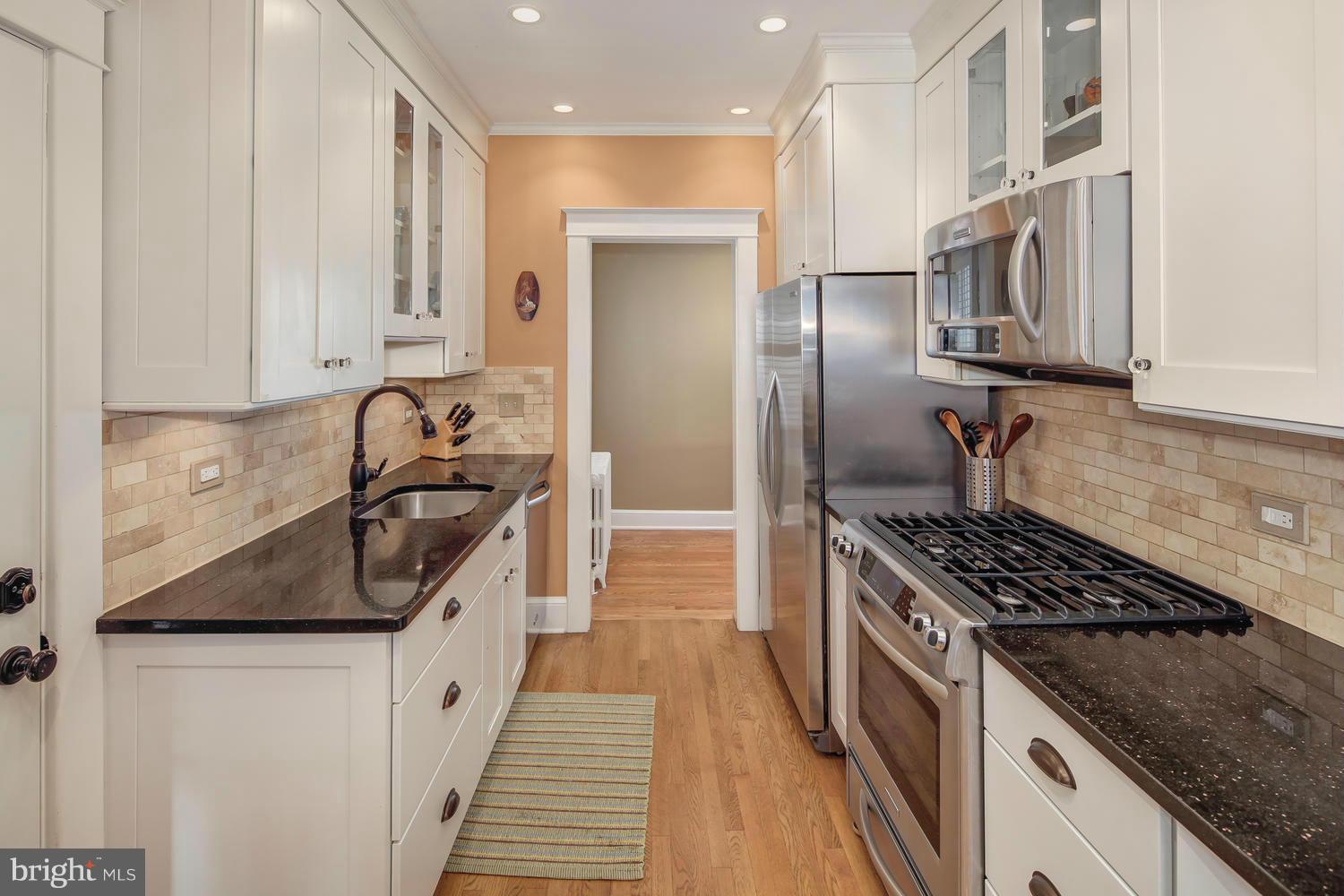 32 West Spring Street Alexandria, VA 22301 - Photo 9 of 30 Kitchen