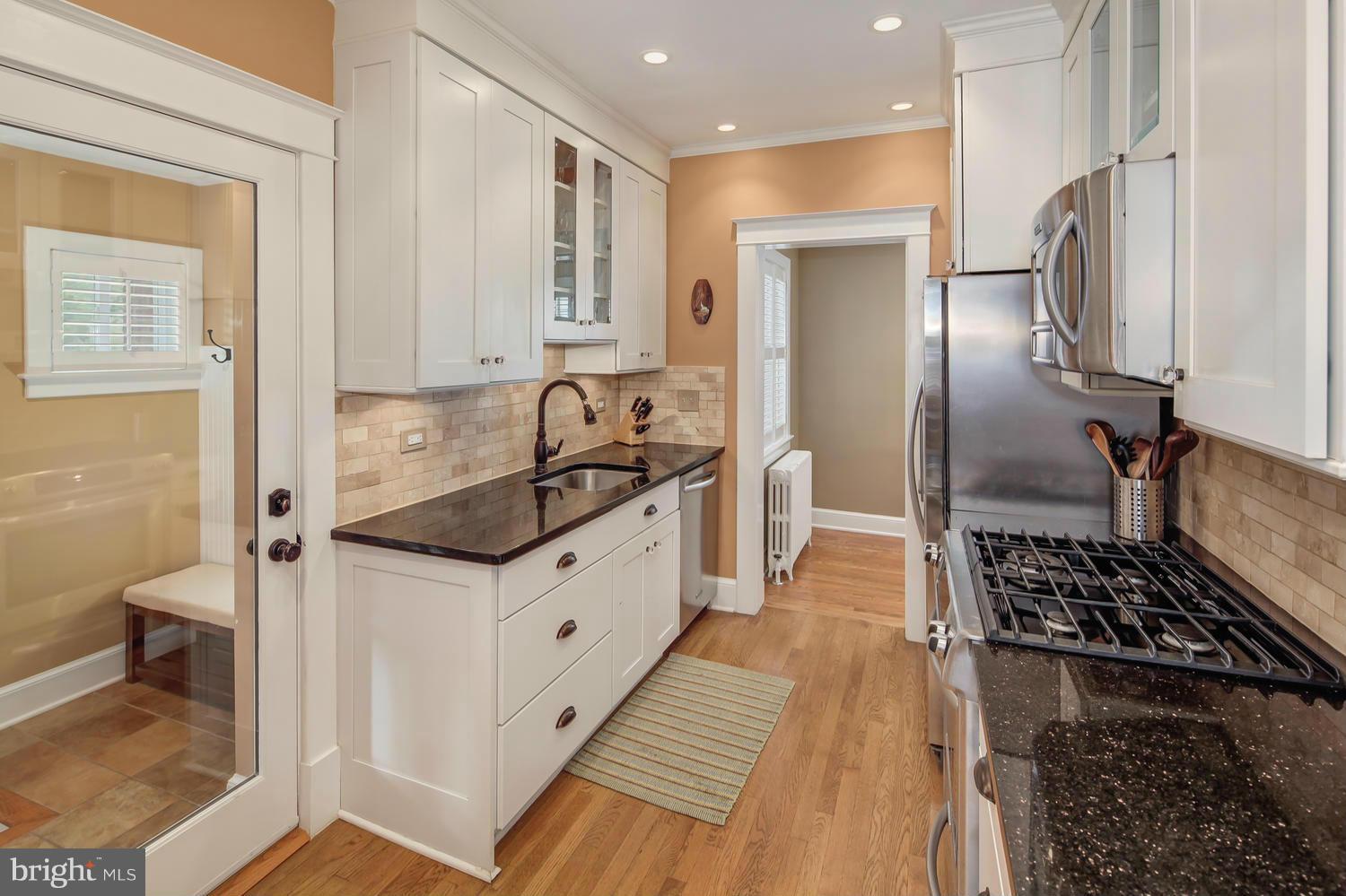 32 West Spring Street Alexandria, VA 22301 - Photo 10 of 30 Kitchen