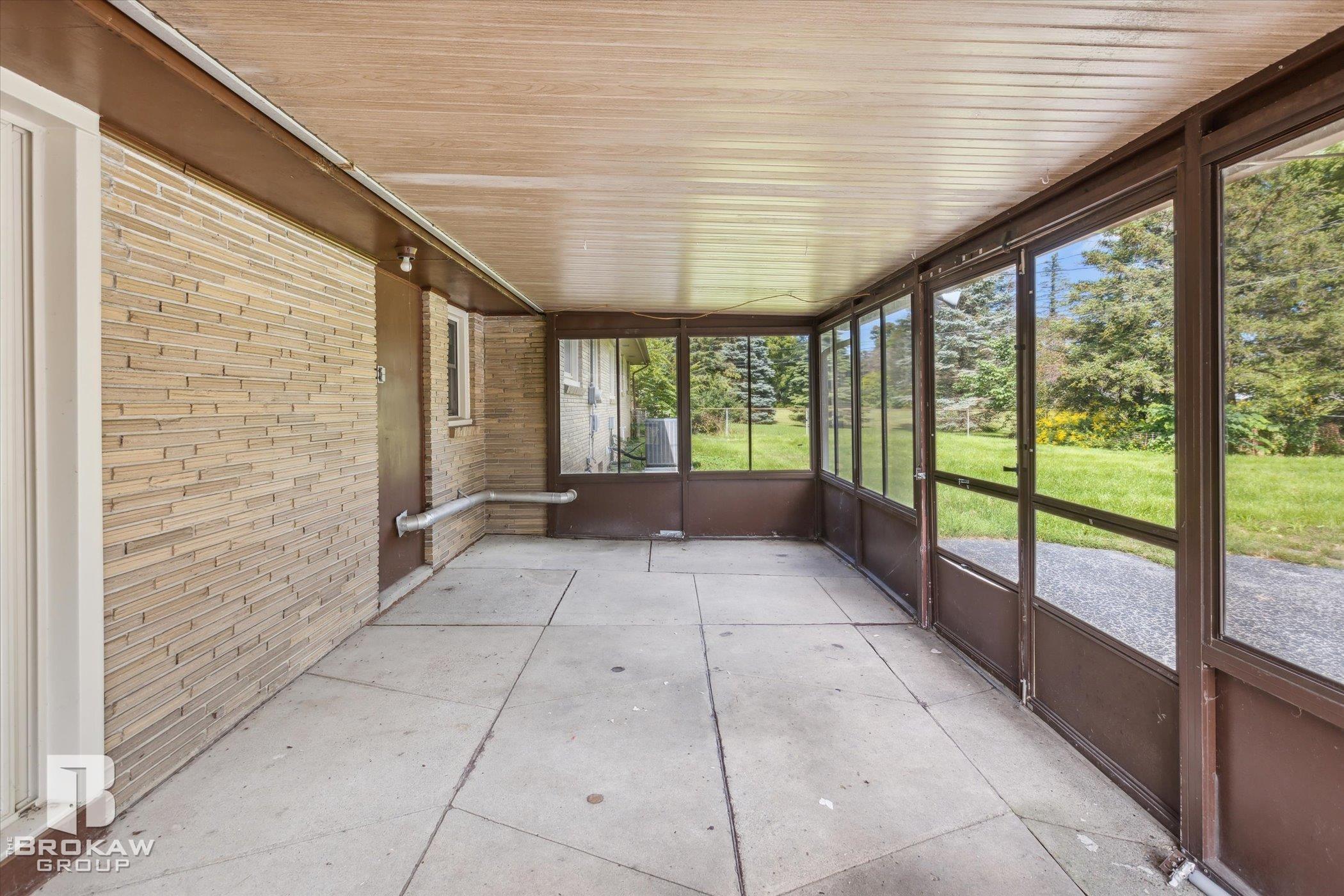 1050 Cleaver Road Caro, MI 48723 - Photo 17 of 39 50122181-16.JPG